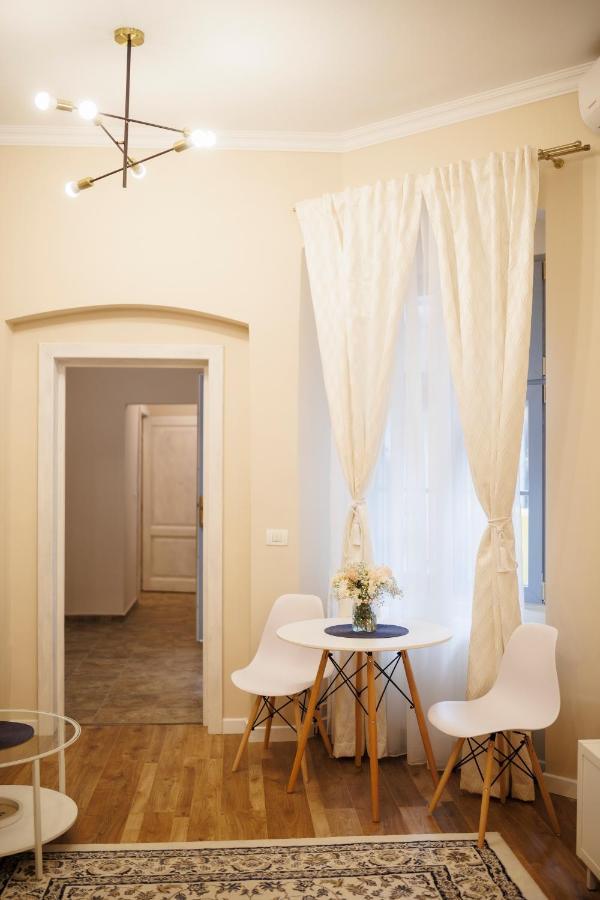 Jolie Flat In The Heart Of The City Timişoara Exterior foto